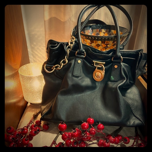 MK black leather purse - Picture 1 of 4